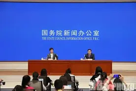 职场妈妈网上建议调整下班时间方便接娃，官方回应：将评估可能性图片