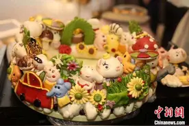 内蒙古“80后”小伙开特色馒头店：百变造型馋哭小食客图片