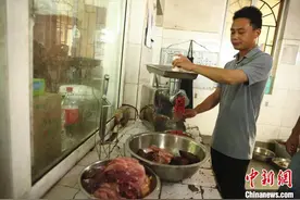 广西柳州动物园老虎骨瘦如柴 园方回应：长期患慢性肠胃炎图片