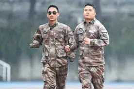 杜富国：扫雷排爆 冲锋在前图片