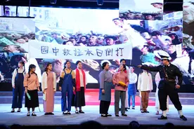 52名师生演绎7幕话剧！黄浦校园红剧《引路人》首演图片