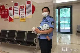 妈妈带着婴儿来开庭，法院女保安哄孩子两个小时图片