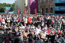 俄罗斯圣彼得堡进一步强化限制措施应对新冠疫情图片