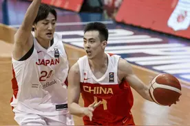 中国男篮亚预赛再胜日本队提前晋级图片