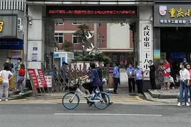 武汉中考道德与法治：紧密结合时事热点图片