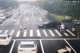 96岁大爷“飞车”狂飙2小时，被警察盯上图片
