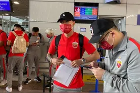 傅欢或任海港亚冠场上队长，回沪后一直在东方绿舟训练图片
