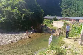看似水浅也危险！永州4名学生下河洗澡，民警及时劝阻图片