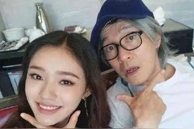 林允连续6年为老板周星驰庆生 晒青涩旧照夸赞其“帅气又可爱”图片
