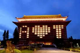 “来自美国爸爸的爱”？？岛内评论翻车……图片