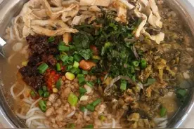来广西一定要尝试的味道：你能接受生榨米粉的酸味吗？图片