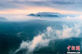 航拍江西九江天花井国家森林公园 云海翻腾景色壮美图片