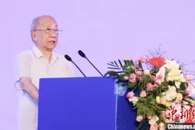 “带我去月球”系列航天科普绘本首发，钟山院士等人推荐图片