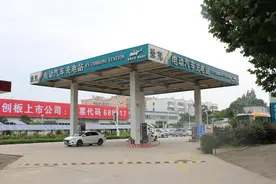 “金冠爱充”充电桩助力南阳新能源汽车发展 南阳爱充充电公司加快布局全市电动汽车充电网络图片