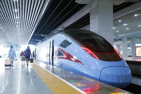 全国铁路6月25日调图，广州南站首次迎来复兴号智能动车组图片