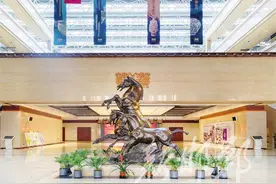 一馆藏一城 一步一春秋图片