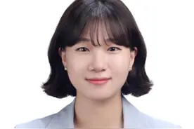 文在寅提名95后女大学生做秘书 引发韩国网民争议图片