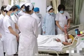 广西一男子生吃动物后病重图片