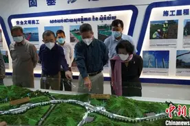 柬埔寨国会代表团考察并高度评价金港高速项目建设图片