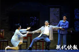 陈明矿和陈澄夫妻领衔！现代淮剧《小镇》南京上演图片