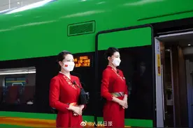 坐上动车去拉萨！西藏拉林铁路全线通车图片