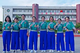 福建泉州：“惠女版”校服进校园 刮起“最炫非遗风”图片
