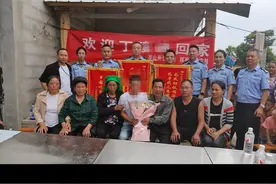 被拐25年后回老家认亲！父亲：儿子3岁时被拐，为找他跑遍全国各省份图片