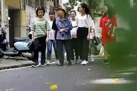 岭南师范学院里的“一号老人”：90岁建网上谈心亭视频封面