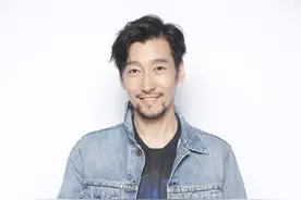 满江的“中年叛逆期”：接受自己不完美后人生有意思了起来｜专访图片