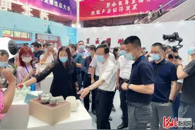 河北（石家庄）电子商务资源对接暨电商直播选品大会举办图片