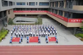龙华高级中学教育集团创作MV《不忘初心》图片