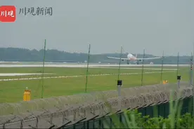 飞机来啦！天府国际机场明天投运，首航飞机正陆续抵达图片