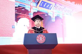 坚定信仰、勇往直前——上海交通大学举行2021年本科生毕业典礼图片