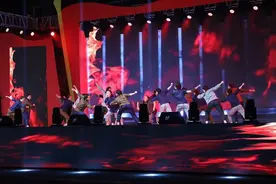 用歌声穿越时光隧道，广安枣山园区师生集结庆祝党的百年华诞图片