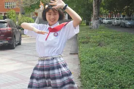 中山这名美术考生有望被清华大学录取，希望成为一名插画师图片