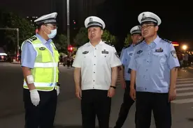联合执法严查酒驾！烟台交警开展夜查集中整治行动图片