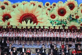 成都童声合唱团用朝气蓬勃的歌声 唱响《我们是共产主义接班人》图片