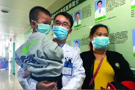 婚宴进行一半 新郎冲出去救人图片