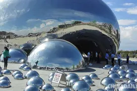用坚守的奉献去实现中国梦 用无悔的青春传承石油魂—记“石油工人心向党·一号井再出发”媒体开放日图片