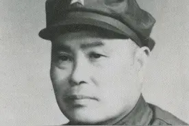 四川绵阳民警以19岁就参加红军的爷爷为榜样 激励自己永远跟党走图片