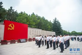 浙江嘉兴南湖革命纪念馆迎来参观热潮图片
