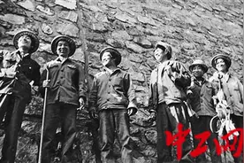 巍巍成昆“奇迹之路”图片