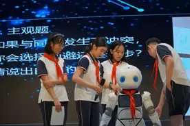 这所学校初中生近视率为何低于全市近20个百分点，孩子的学业仍不受影响？图片