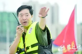 古黄河畔的“生命守护者”——记宿迁市宿城区黄河水上志愿救援队党支部书记、队长，市志愿者总会会长王爱东图片
