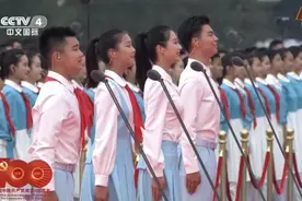 今天，这位浙江海盐女孩在天安门广场朗诵图片