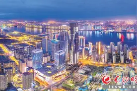 百强夯实基 岳麓绽奇彩图片