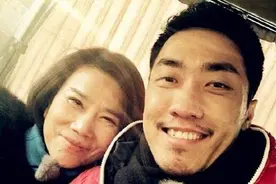 王自如操刀格力新手机？董明珠不放弃，员工：旧款手机4折卖图片