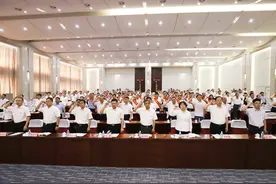 济南钢城区庆祝建党百年，表彰先进单位和优秀个人代表图片