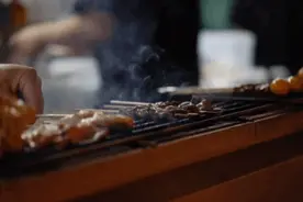 2021年西安最特别的烤串店，和牛烤肉仅2元，烤提灯终于有了图片
