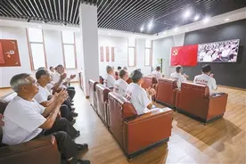 牢记初心使命 顽强拼搏不负时代 为实现中华民族伟大复兴不懈奋斗图片